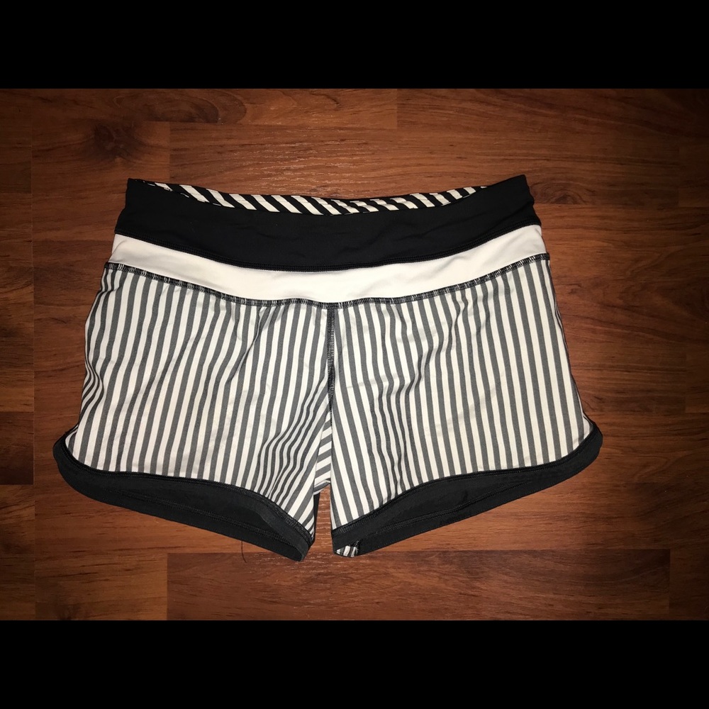 Lululemon black striped shorts size 4